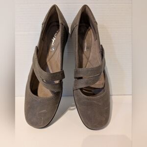 Easy Spirit Sz 9 1/2 Brown Flats